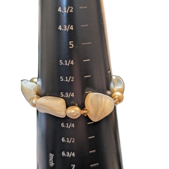 Lot of Four Pink Pearl Gold Tone Themed Bracelets - Picture 4 of 7